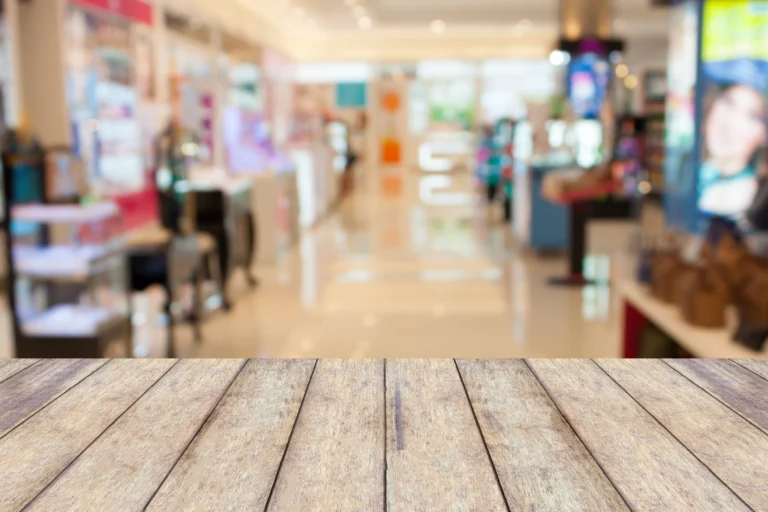 mata reklamowa i ekspozycja produktów